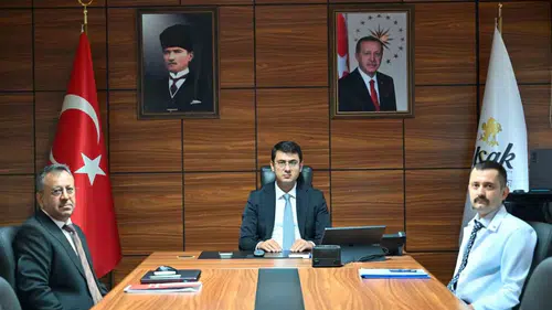 Uşak'ta Sağlıkta Dönüşüm Masaya Yatırıldı: Hedef Daha Hızlı Erişim