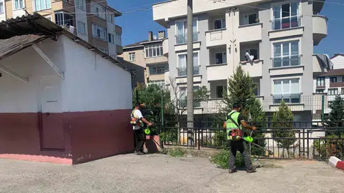 Çayırova'da okullarda hummalı çalışma: Öğrenciler tertemiz bahçelere kavuşuyor