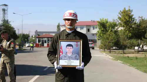 Iğdır'dan Hakkari'ye hüzünlü veda: Şehit Ziyar Koparan son yolculuğuna uğurlandı