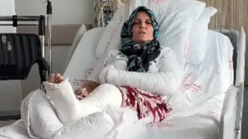 Tatlıcı dükkanında dehşet anları: 3 çocuk annesi saldırganların hedefi oldu