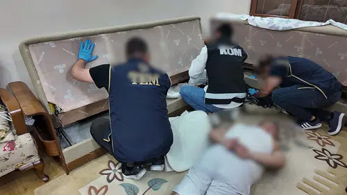 Biga'da Yıldızlar çetesine şafak baskını: 8 kişi kıskıvrak yakalandı