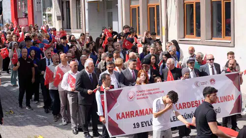 Artvin sokaklarında vefa yürüyüşü: Kahramanlar için tek yürek oldular