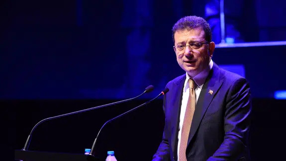 Sahte diploma duruşmasında tansiyon yükseldi: Ekrem İmamoğlu jandarma eşliğinde salona alındı