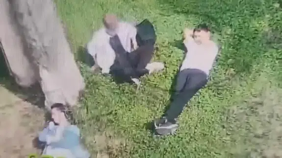 Taksim'in göbeğinde pes dedirten hırsızlık: Uyuyan vatandaşa sürünerek yaklaştı