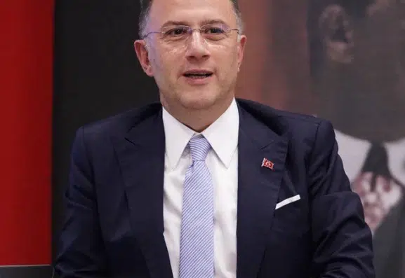 Murat Çalık'tan partisinde kalma kararı: "Mücadeleme CHP'de devam edeceğim"