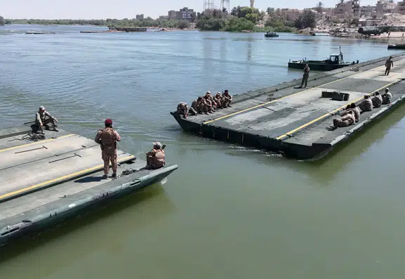 Türkiye ve Suriye'den ortak hamle! Fırat'a köprü kuruldu