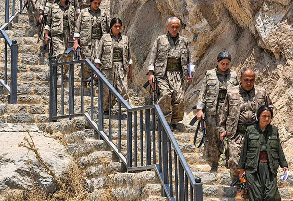 Irak Başbakanı Zeydi açıkladı: Sincar'da PKK bağlantılı gruplar silah bırakıyor