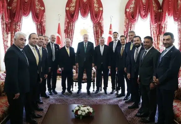 Erdoğan Süper Lig kulüp başkanlarıyla Dolmabahçe'de görüştü