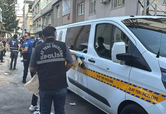 Pompalı tüfekle eşini öldüren şahıs, rastgele ateş açtı: 4 yaralı!