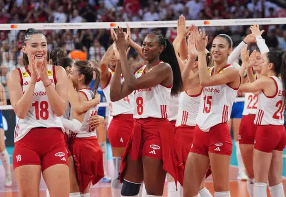 Filenin Sultanları İtalya'yı 3-2 yendi: Türkiye 2026 CEV Avrupa Şampiyonu
