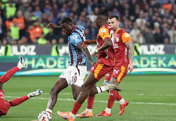 Trabzonspor - Galatasaray derbisinde ilk 11'ler belli oldu!