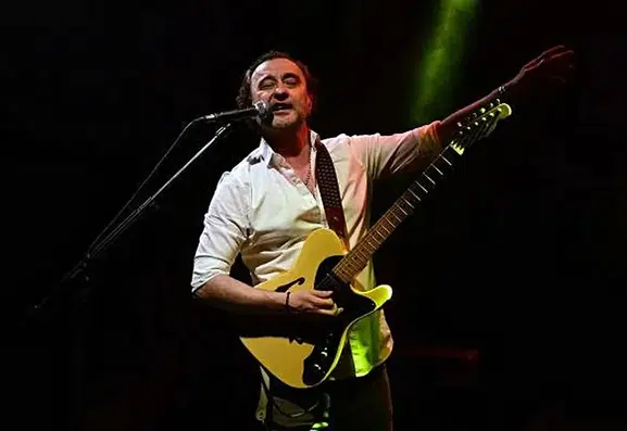 Şarkıcı Nev yoğun bakıma alınarak entübe edildi