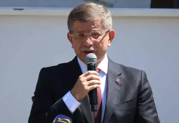 Ahmet Davutoğlu'na hakaret soruşturması: Pazartesi günü ifade verecek!