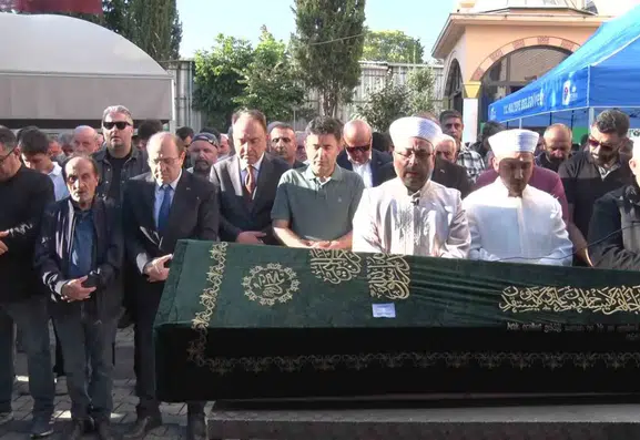 Maltepe'deki acı veda: Enkazdan cansız bedeni çıkarılan Hüseyin Özkurt toprağa verildi