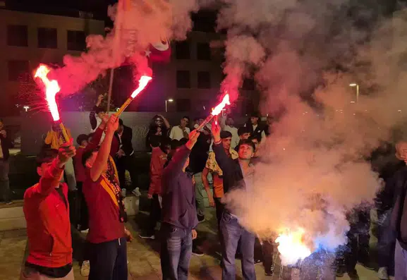 Adıyaman sokakları sarı-kırmızıya boyandı: Derbi zaferi sonrası büyük coşku