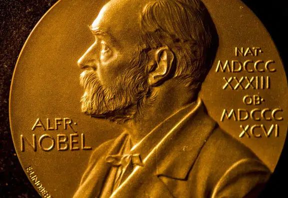 Evrenin gizemli parçacıklarını aydınlatan isim: 2026 Nobel Fizik Ödülü Francis Halzen'in