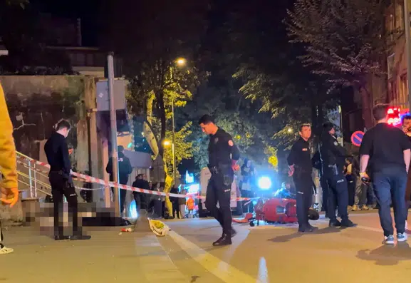 Beykoz'da gece yarısı dehşeti: Motosikletli sürücü direğe çarparak can verdi