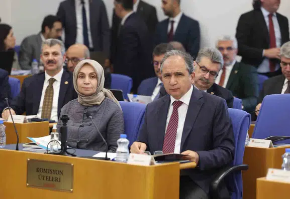 Bütçe görüşmelerinde önerge krizi: Kelime değişikliği mi, yasama hakkı mı?