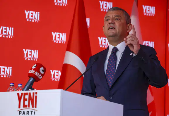 Özgür Özel'den 114 milyar dolarlık vurgun çıkışı: Mağdur artık 86 milyon