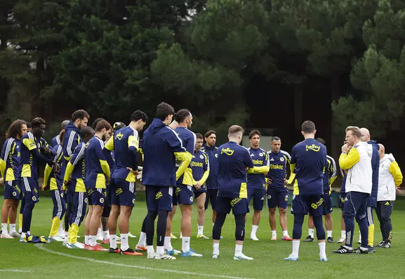 Fenerbahçe'de Göztepe mesaisi: Dirk Kuyt'ın planı belli oldu