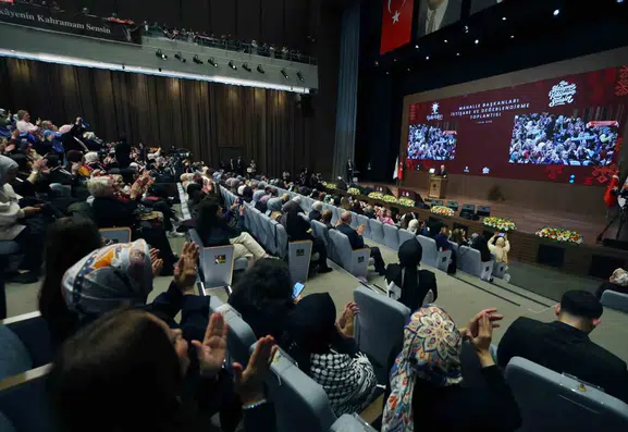 Siyasetin merkezinde kadın gücü: Erdoğan'dan vesayet duvarlarını yıkanlara özel mesaj