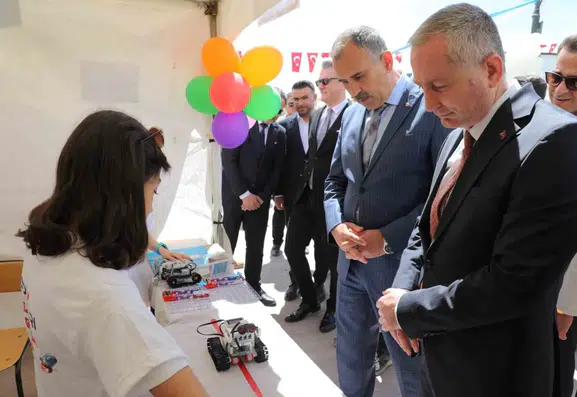 Ağrı bilimle buluştu Gençler projelerini sergiliyor
