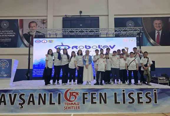 Kütahyalı öğrenciler teknoloji yarışmasında zirveyi kimseye bırakmadı