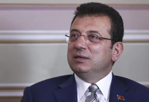 İmamoğlu’ndan rozet törenine sert çıkış: İktidarın son çırpınışları