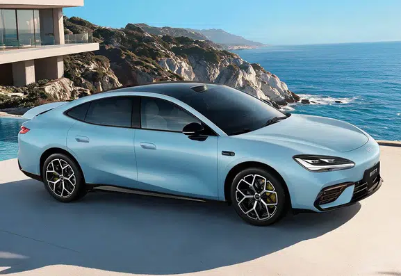 Geely elektrikli otomobilde tasarruf rekorunu kıran modelini satışa çıkardı