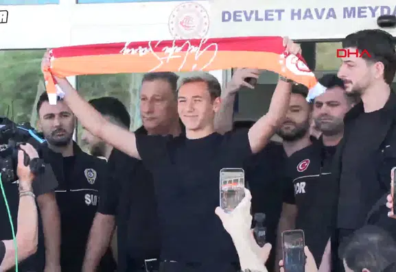 Galatasaray'da transfer heyecanı: İstanbul'a ayak bastı, taraftara mesaj gönderdi