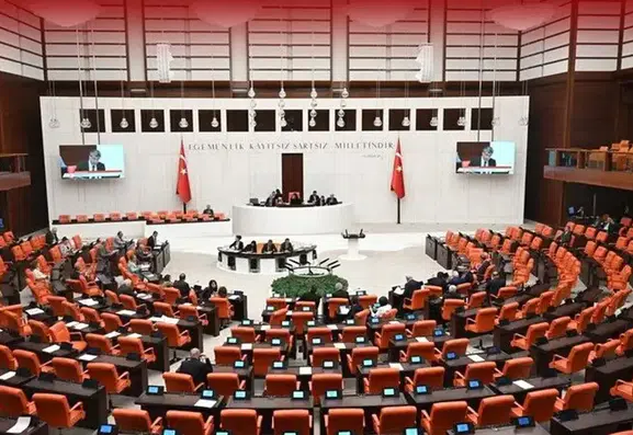 Meclis'te dengeler bir kez daha değişti: Yeni Yol Partisi kritik eşiği nasıl aştı?