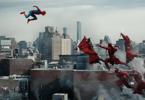 Örümcek Adam gişede Avengers rekorunu yerle bir etti