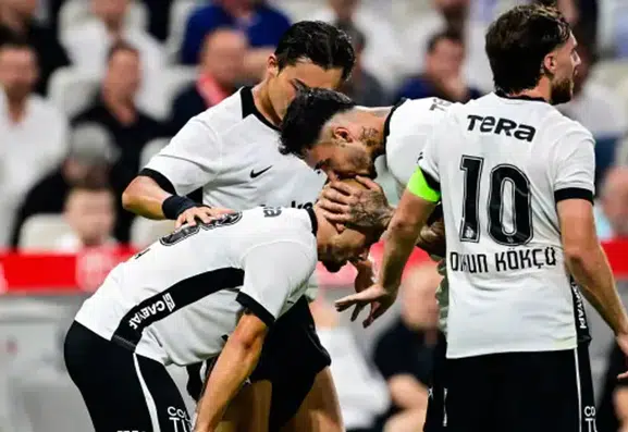 Avrupa yolunda dur durak bilmiyor: Beşiktaş adını play-off turuna yazdırdı