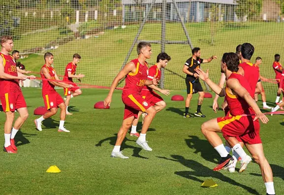 Galatasaray'da bilmece: Yönetim planlarını değiştirmek zorunda kalabilir