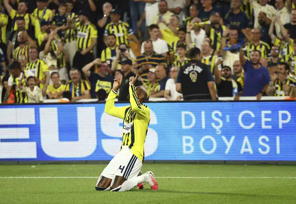 Fenerbahçe Şampiyonlar Ligi yolunda avantaj peşinde