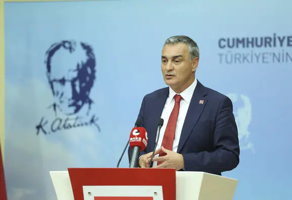 CHP'de Adalar krizi büyüyor: Müslim Sarı'dan Özgür Özel'e sert çıkış