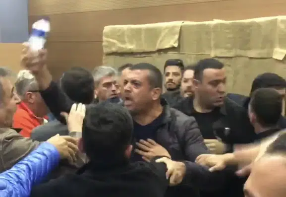 Eskişehir'de sandık başında arbede: YENİ Parti'de seçim sonuçları genel merkeze taşındı