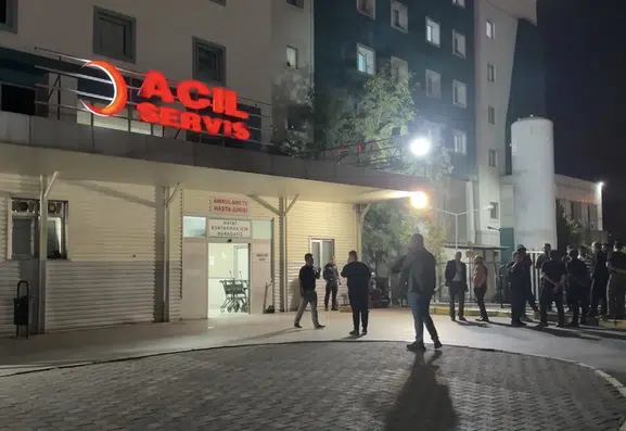 Gaziantep'te yolun sonu: Otobüs ve otomobilin karıştığı feci kazada acı bilanço