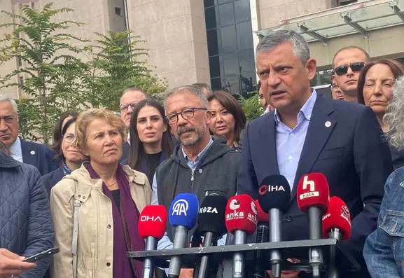 Özgür Özel'den Ankara Garı davasında kritik çağrı: Zaman aşımı engeli ancak bu tanımla aşılır
