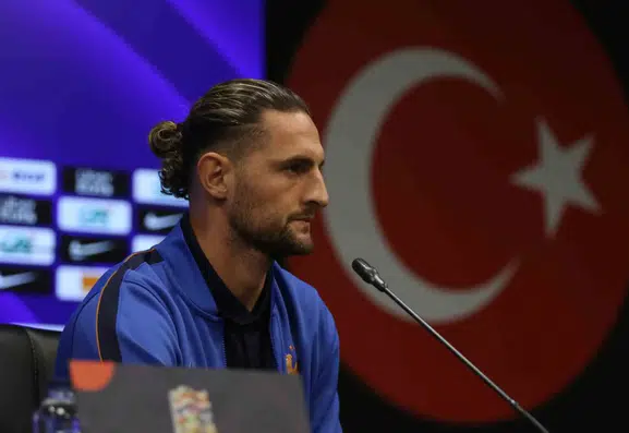 Fransa'nın yıldızı Rabiot'tan Türkiye maçı öncesi iddialı hedef: Zirveye oynuyoruz
