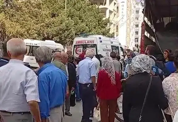 Pazar ziyaretinde korkutan anlar: Veli Ağbaba aniden yere yığıldı