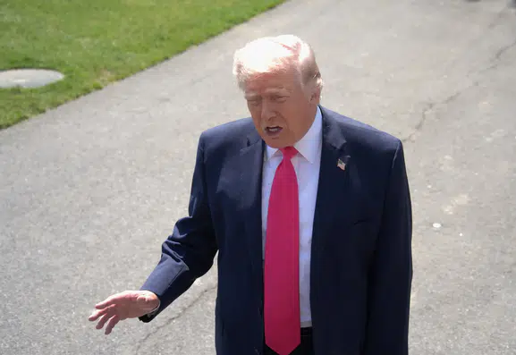 Trump'tan Tahran'a yönelik sert çıkış: Ekonomik darboğaz onları teslimiyete zorlayacak