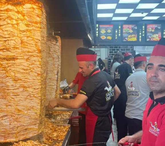 Ankara’da 1 Liraya Tavuk Döner ve Ayran Kuyruğu