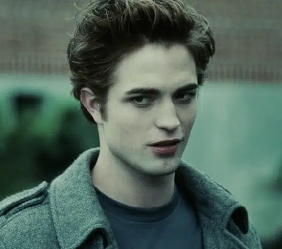 Robert Pattinson Twilight’a Geri Mi Dönüyor?
