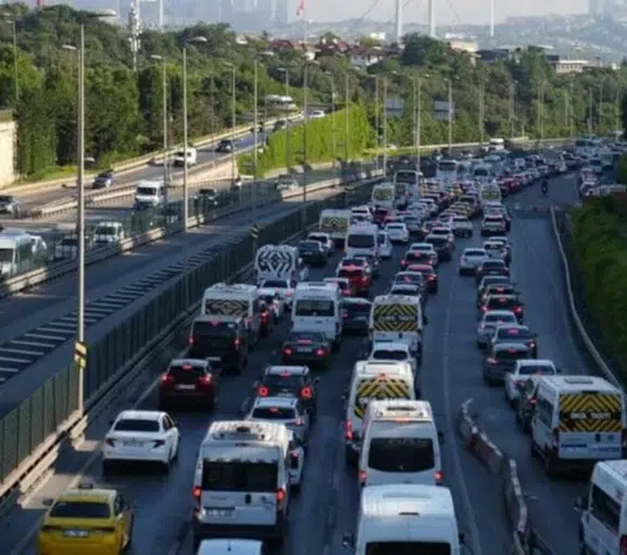 İstanbul'da okulların açılacağı 14 Eylül'de ders saatleri değişti: 10.00-15.00