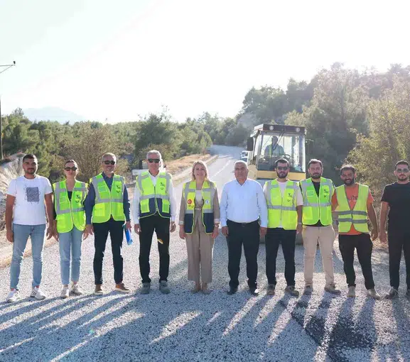 Merkezefendi'de ulaşım seferberliği: İki mahalle arasındaki yol baştan aşağı yenilendi