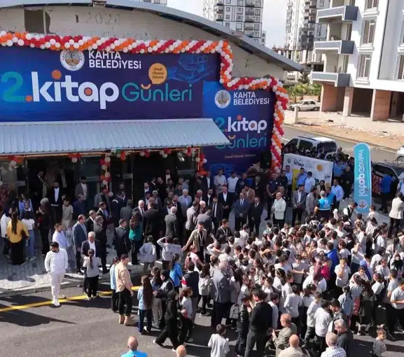 Kahta'da Kitap Rüzgarı: 15 Bin Öğrenciye Okuma Seferberliği