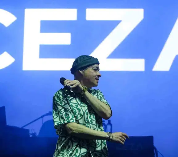 Ceza Kocaeli meydanını rap rüzgarıyla salladı