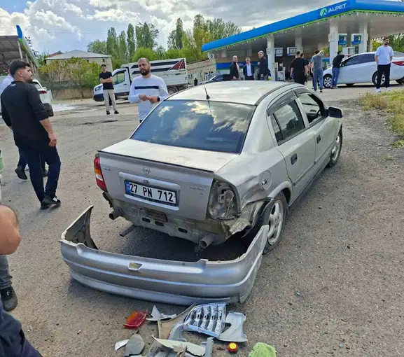 Bingöl yollarında gün boyu süren kazalar 6 kişiyi hastanelik etti