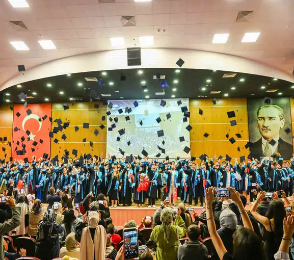 Karaman'da mezuniyet sevinci yaşandı